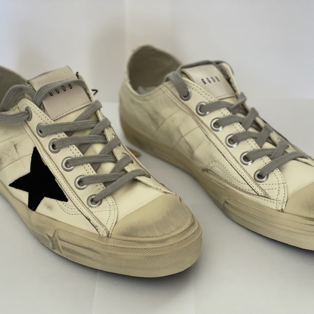 Golden Goose Distressed Sneakers with Black Star (V-Star 2) - Picture 4 of 8